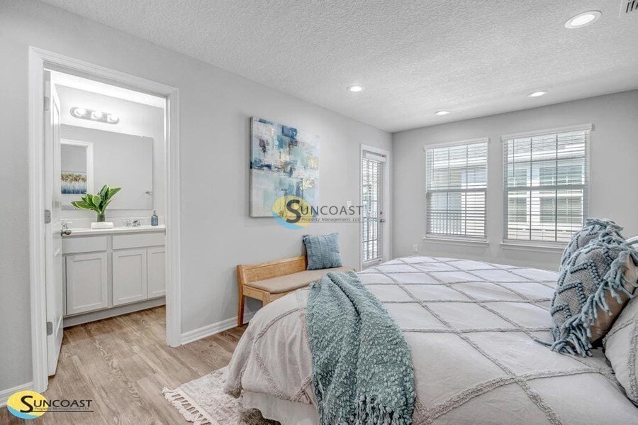 Building Photo - 3821 SW 43rd Ct