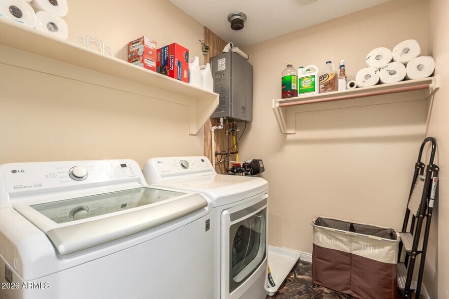 Building Photo - 722 E McLellan Blvd