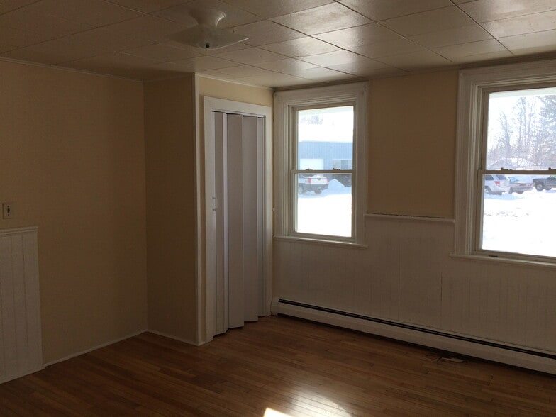 Building Photo - 938 VT-7A