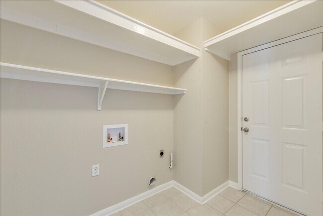 Building Photo - 913 Jasmine Trail