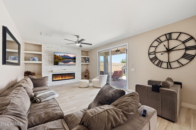 Building Photo - 12644 W Nogales Dr