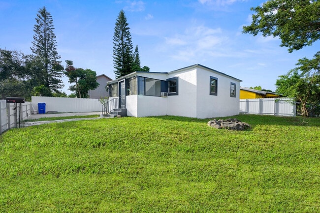 Building Photo - 1797 St