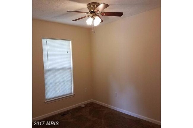 Building Photo - Charming 3-Bedroom Townhome in Glen Burnie...