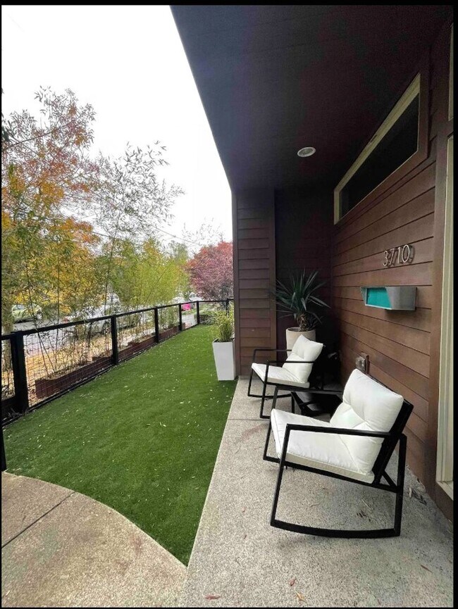 Building Photo - Boise Neighborhood New Construction 3-Story Home with All of the Amenities, Rooftop Patio, Fenced...