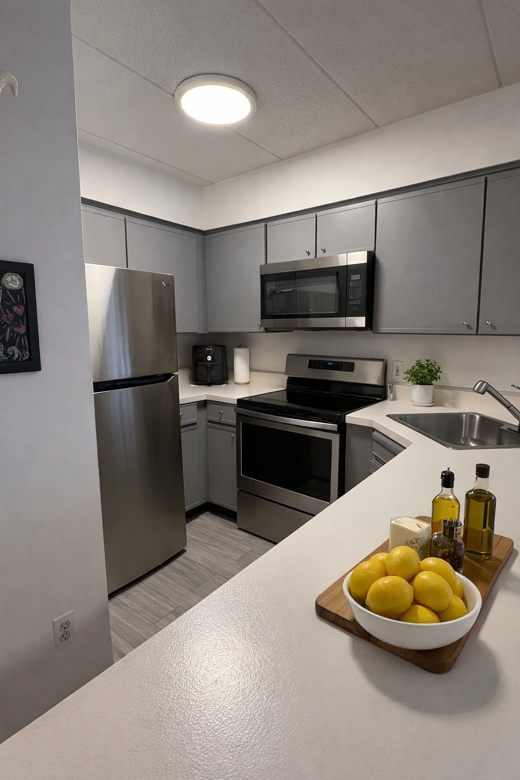 Building Photo - 5 Linden St