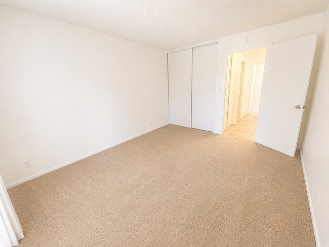 Building Photo - Fremont 1 bedroom is in central location near everything