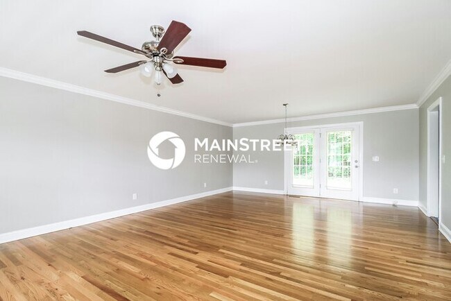 Building Photo - 3 Bedroom Pet-Friendly Home in Greensboro, NC with Main Street Renewal