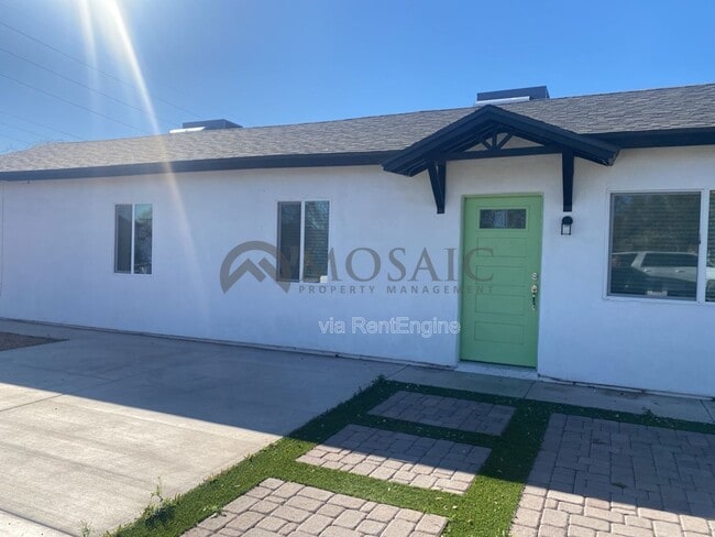 Primary Photo - 257 E Oakland St