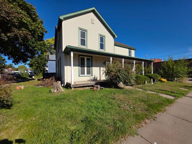 Building Photo - 523-525 Bay