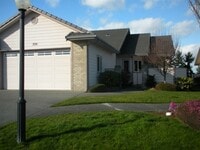 Building Photo - Sunland Townhome for Lease