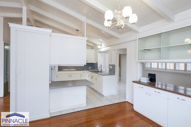 Building Photo - 378 Anolani St