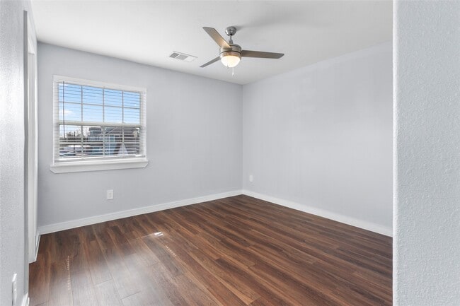 Building Photo - 6809 Glass St