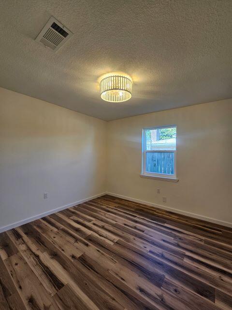 Building Photo - 600 Burgundy Ln