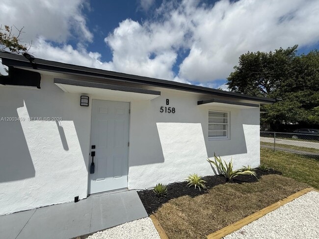 Building Photo - 5158 NW 19th Ave