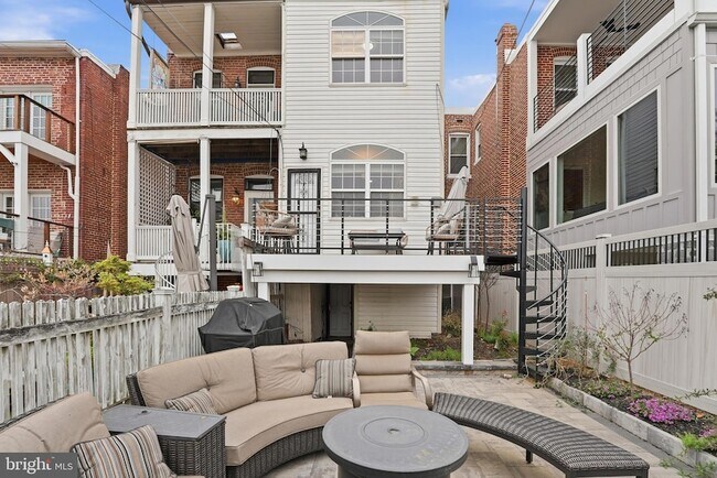 Building Photo - 56 Adams St NW