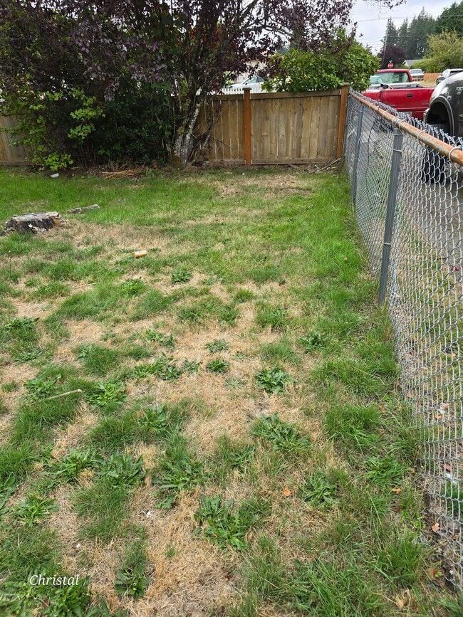Building Photo - 2 Bedroom Duplex in Shelton