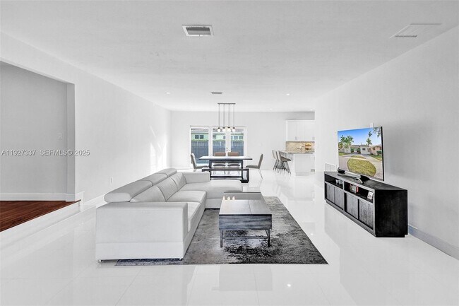 Building Photo - 1102 Meadow Lark Ave