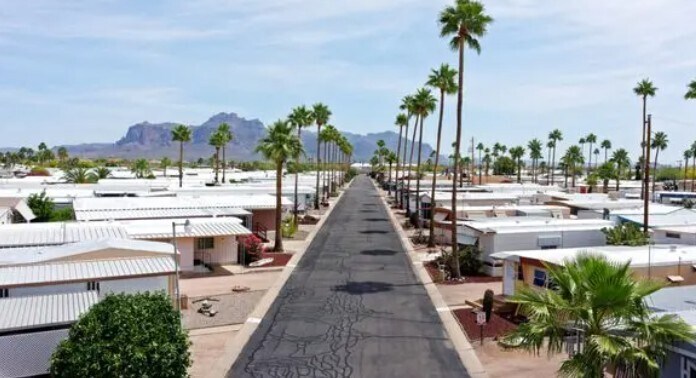 Building Photo - 800 W Apache Trail