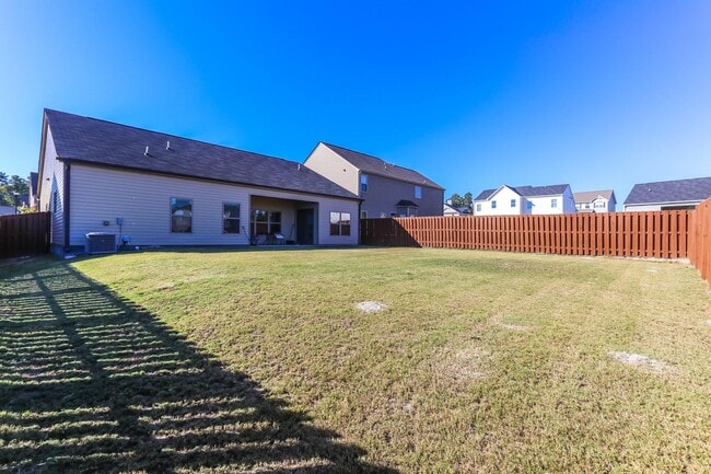 Building Photo - 351 Stablebridge Dr