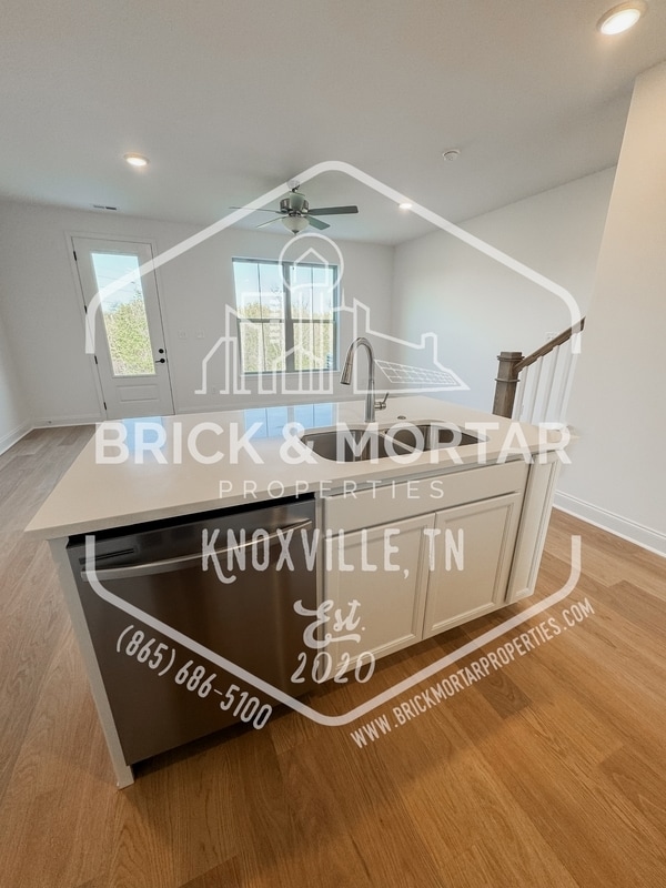 Building Photo - 1458 Mountain Quail Cir