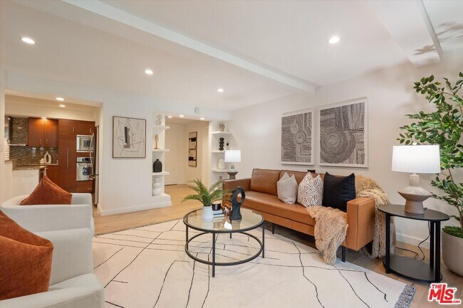 Building Photo - 850 Kings Rd