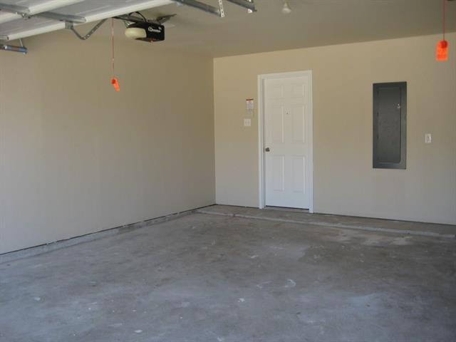 Building Photo - 9876 Fleetwood Dr