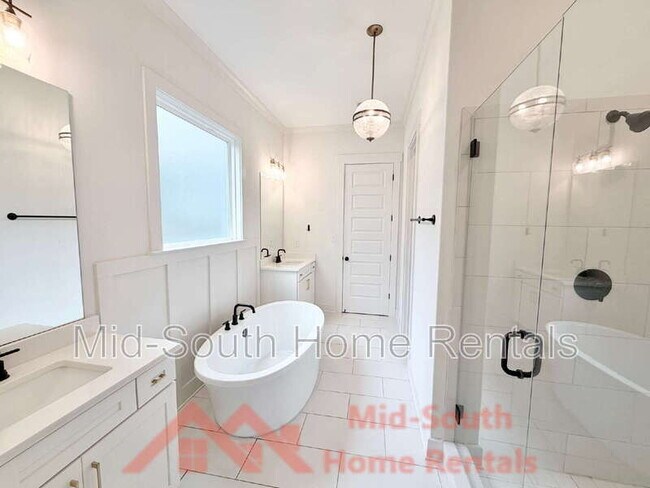 Building Photo - 5628 Draper Trail