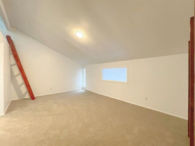 Building Photo - 3570 Ranch Rd 2222