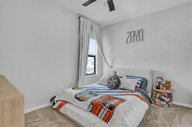 Building Photo - 4740 Chantilly Rd