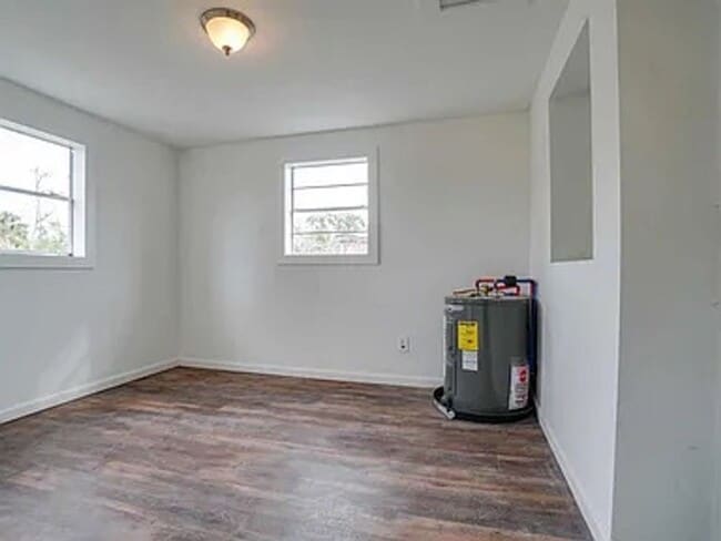 Building Photo - 807 E 7th Ct