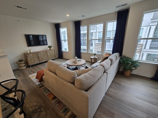 Building Photo - 3925 Maze Runner Dr