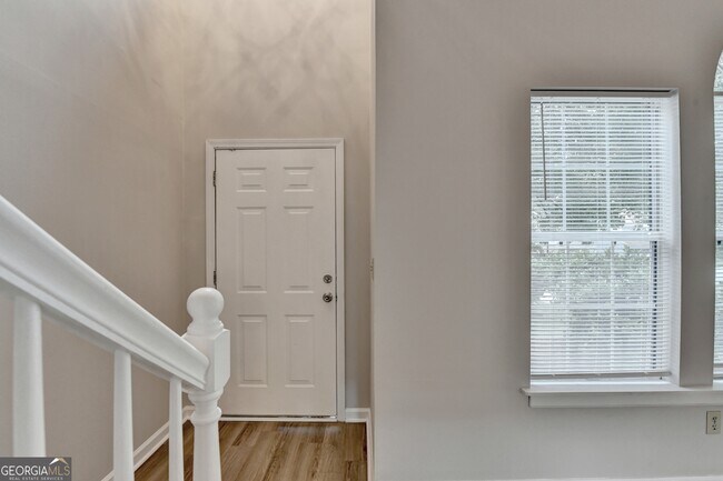 Building Photo - 2115 Glynmoore Dr