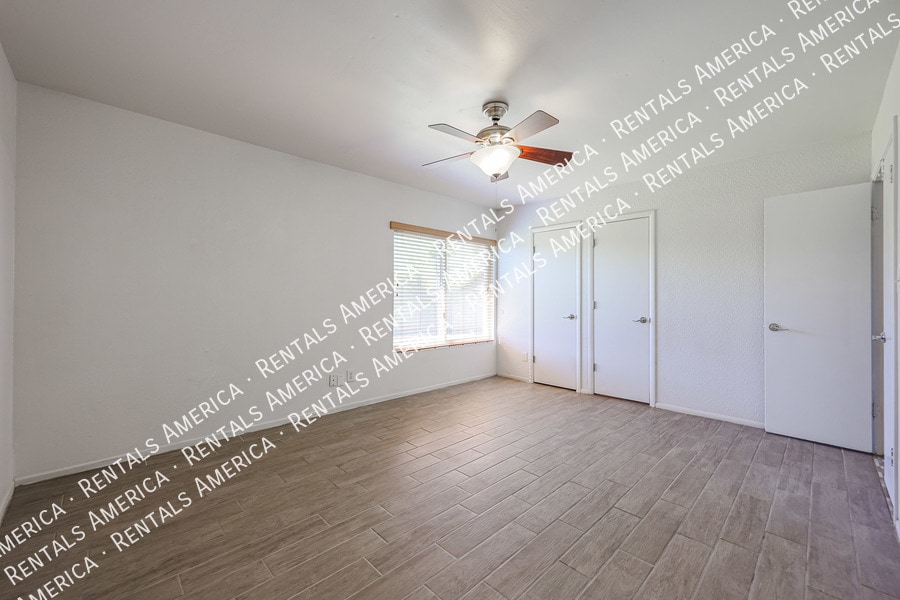 Building Photo - 913 W Jerome Cir