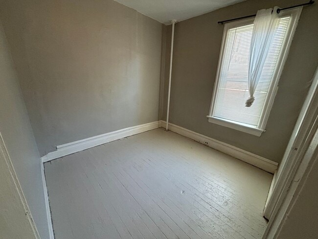 Building Photo - 1631 S 500 E