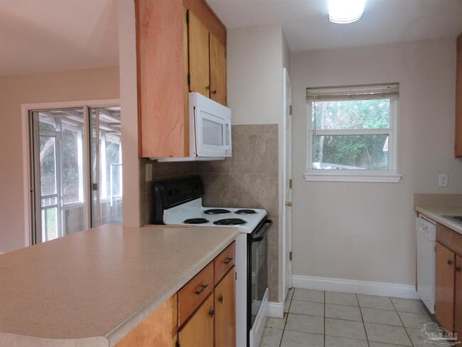 Building Photo - 4389 Pine Villa Cir