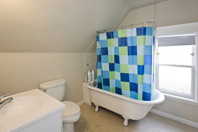 Building Photo - Charming 4-Bedroom Minneapolis Home with Finished Basement & Hardwood Floors