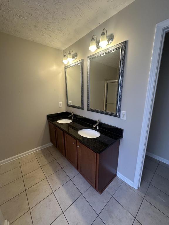 Building Photo - 3571 S Peak Dr