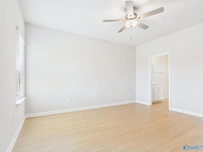 Building Photo - 16862 Orleans Dr