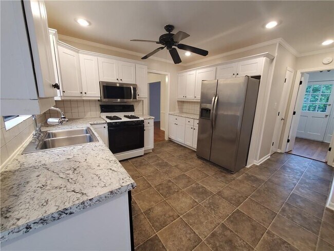 Building Photo - 2533 Hunton Ct