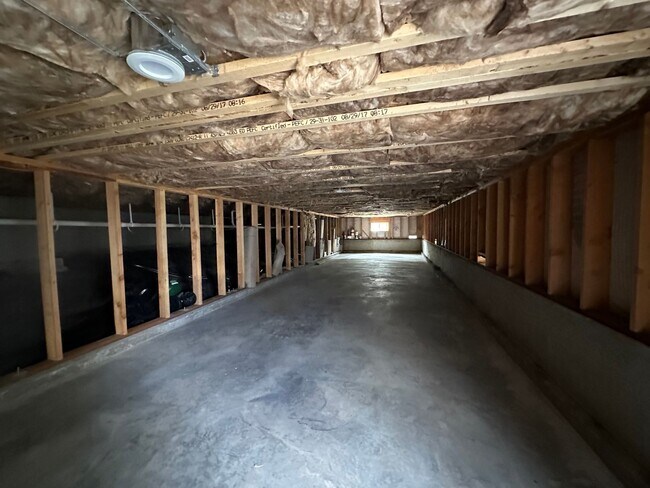 Building Photo - 921 Quail Point Ct