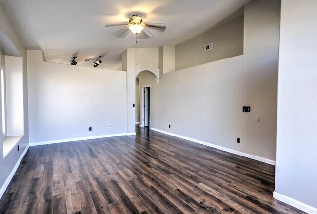 Building Photo - Rancho Sahuarita