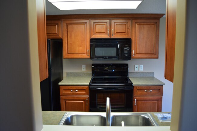 Building Photo - 10039 Oak Trail Rd