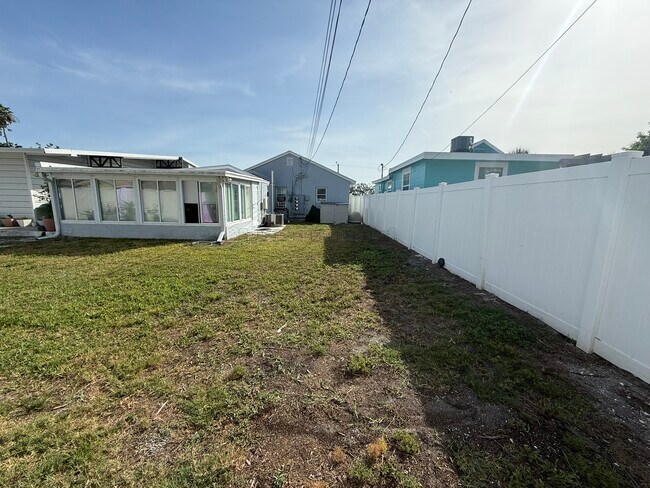 Building Photo - 13228 3rd St E