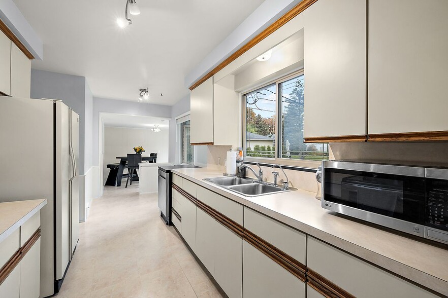 Building Photo - 2432 Hawkins Ave