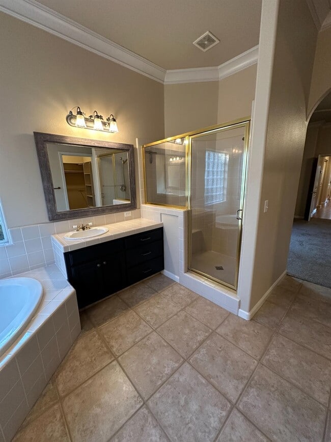 Building Photo - 535 W Decatur Ave