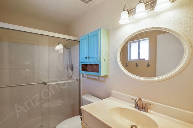 Building Photo - FURNISHED 2bd 2ba HOME