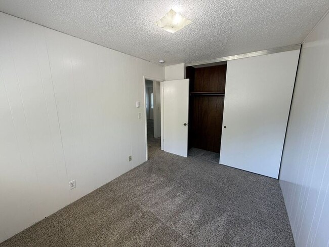 Building Photo - 550 SW Levens St