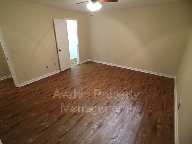 Building Photo - 5040 Woodland Dr NW