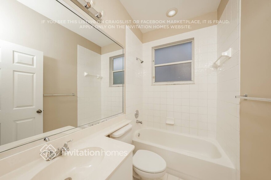 Building Photo - 7699 Thornlee Dr