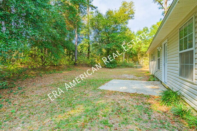 Building Photo - 2455 Starmount Dr